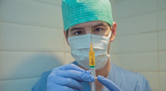 新冠病毒不會等 癌細胞也是! 治療中癌症病人應優先施打新冠疫苗