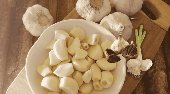 Mince Garlic For 10 Minutes To Improve Allicin Action