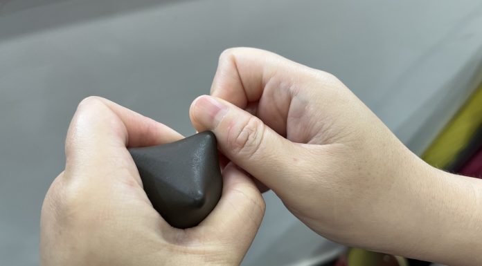 喉嚨癢痛急救奇穴 按壓少商穴聲啞癢痛即時解 少商穴