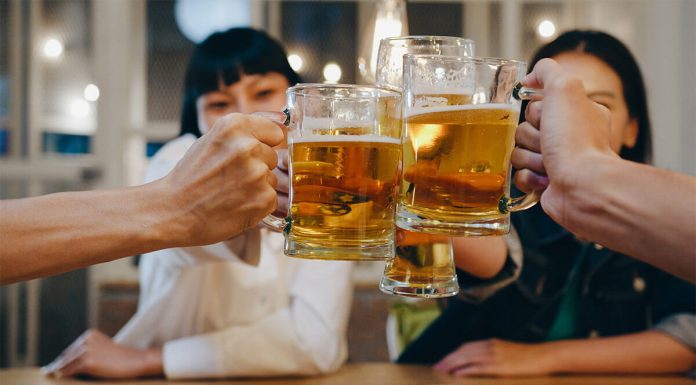 拚酒應酬