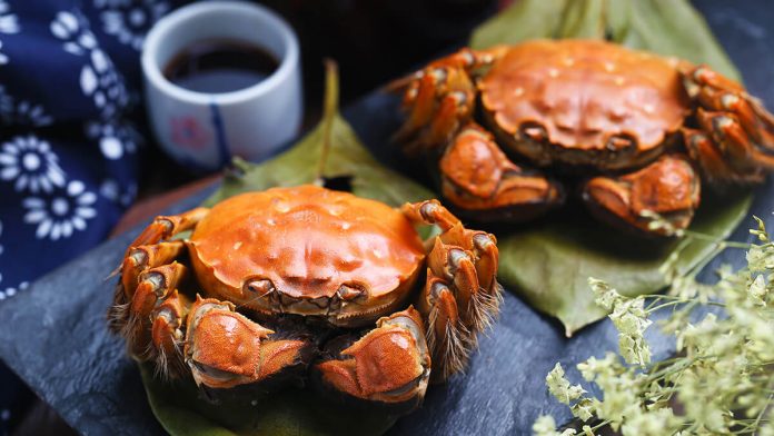 Steamed Crabs China Yangcheng Lake Stone Board (1)