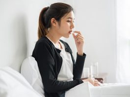 吞藥後胸痛、火燒心?藥師:當心藥物性食道炎!把握3重點可避免 pill-induced-esophagitis