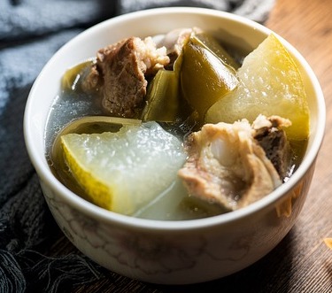 冬瓜排骨湯 可以幫助清熱