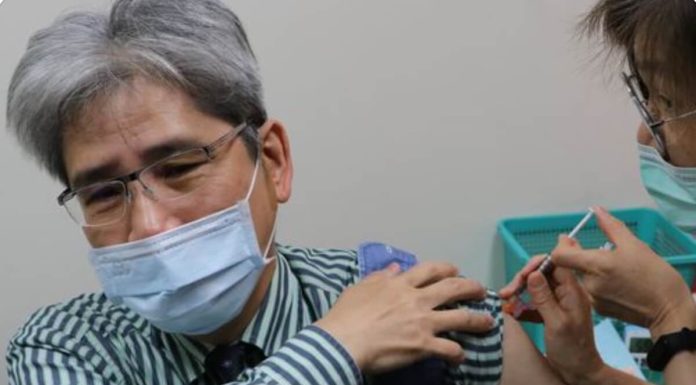 北榮侯明志副院長接種COVID 19疫苗 (1)