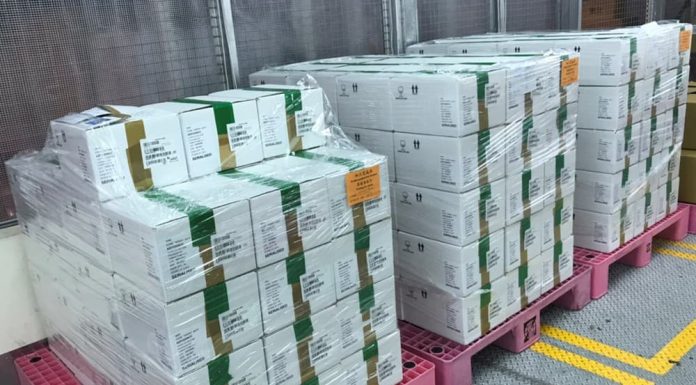 緩解嚴峻疫情 食藥署已輸入41萬劑AZ疫苗 ！
